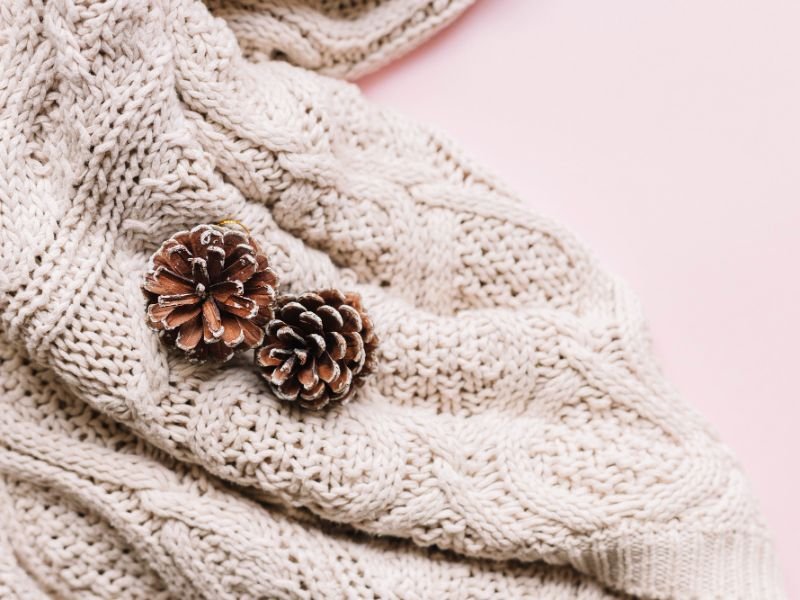 Δημιουργώντας Ζεστασιά: Ιδέες για Χειμωνιάτικη Ραπτική και DIY