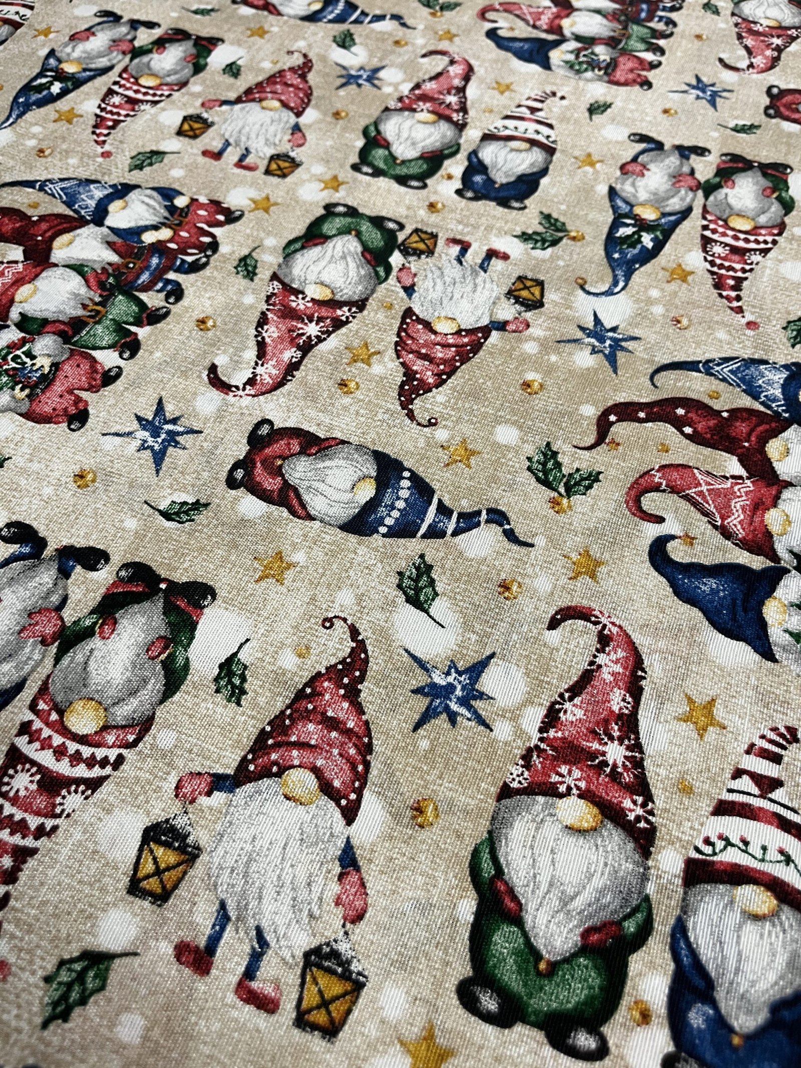 Λεπτό καραβόπανο – Χριστουγεννιάτικα Ξωτικά Πολύχρωμα - Μπεζ βάση - Image 3